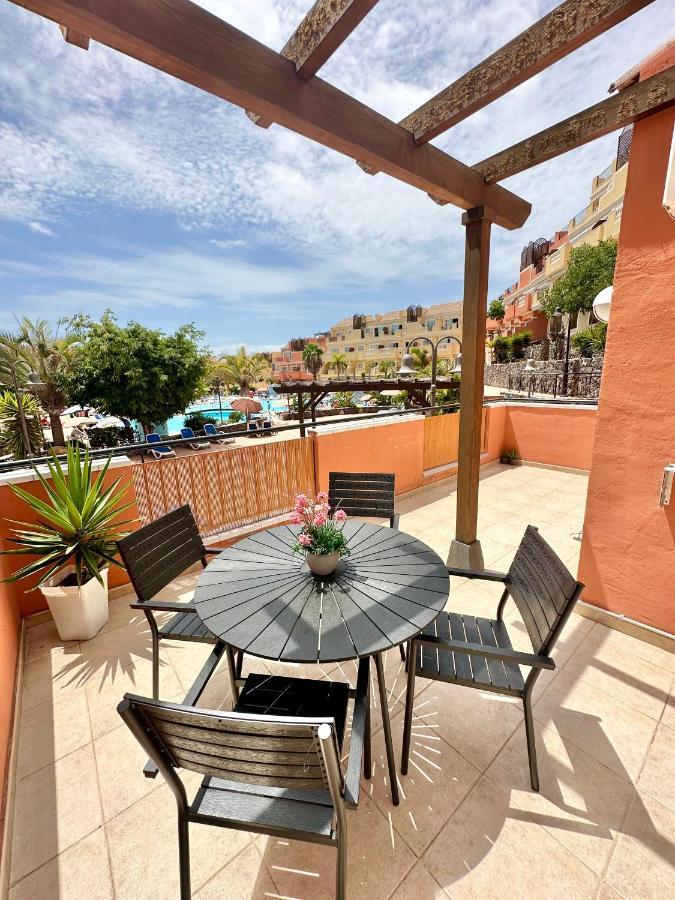 Sunny Apartment & Heated Pool Los Cristianos  Exteriör bild