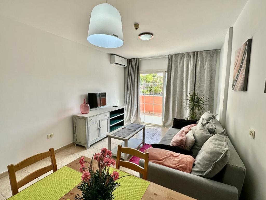 Sunny Apartment & Heated Pool Los Cristianos  Exteriör bild