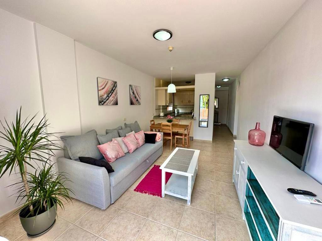 Sunny Apartment & Heated Pool Los Cristianos  Exteriör bild
